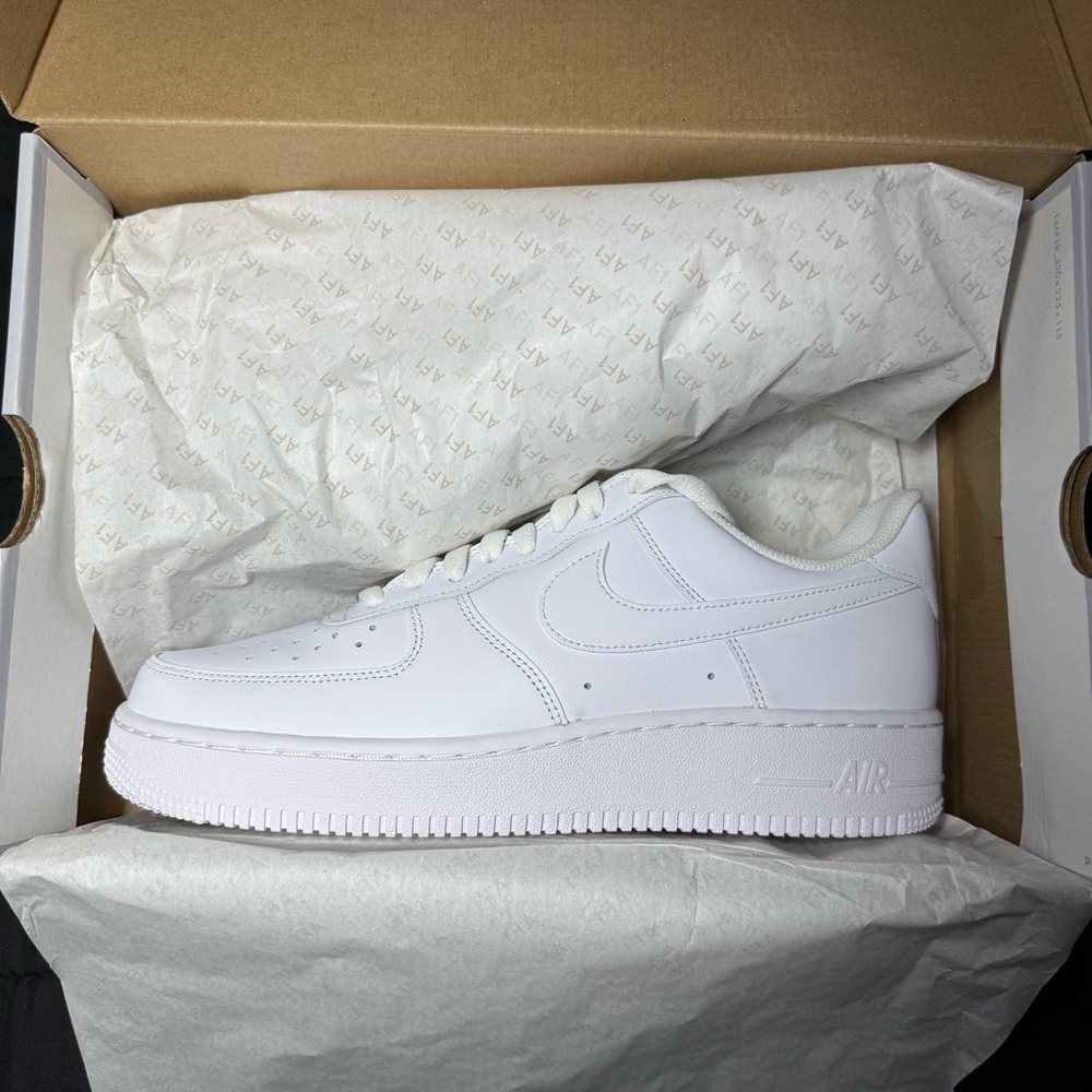 NEW Men's White Nike Air Force 1